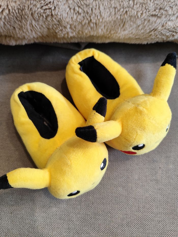 Chaussons pokémon Pikachu - photo numéro 2