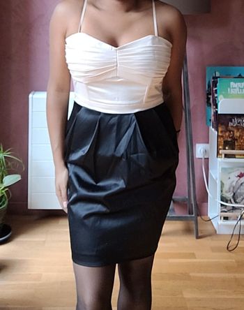 Magnifique robe de soirée H&M bi couleur noire et crème satinée