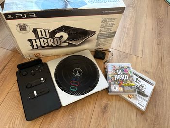 Platine et jeux DJ Hero PS3