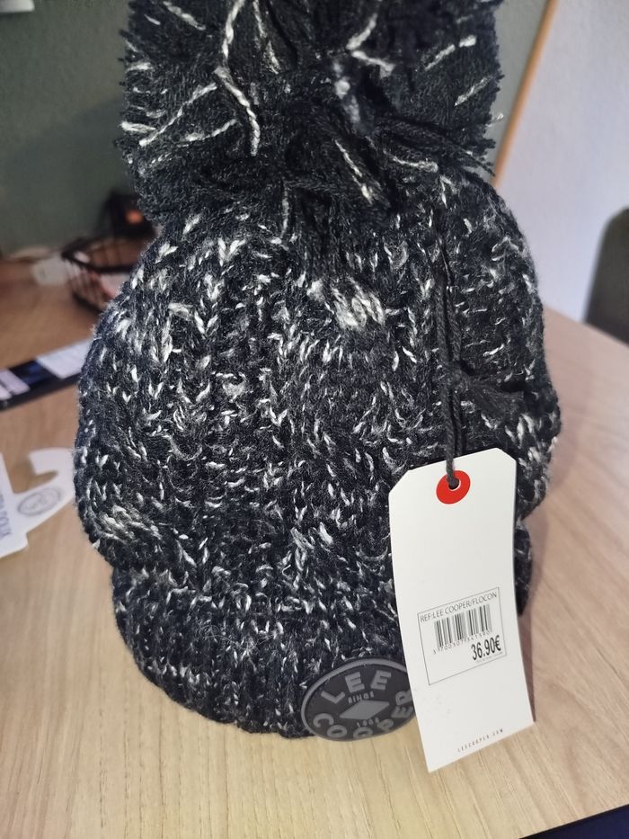 Bonnet avec pompon - photo numéro 6