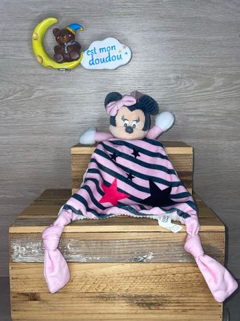 DY454 doudou Minnie Disney