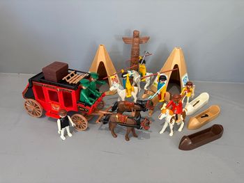 Playmobil Western attaque de la diligence Cowboy Indien vintage 1 Diligence 2 Tipis 6 Chevaux 8 Personnages 31 Accessoires