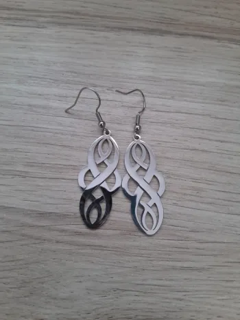 Boucles d'oreilles pendantes inspirées de la série Vikings - argentées 03