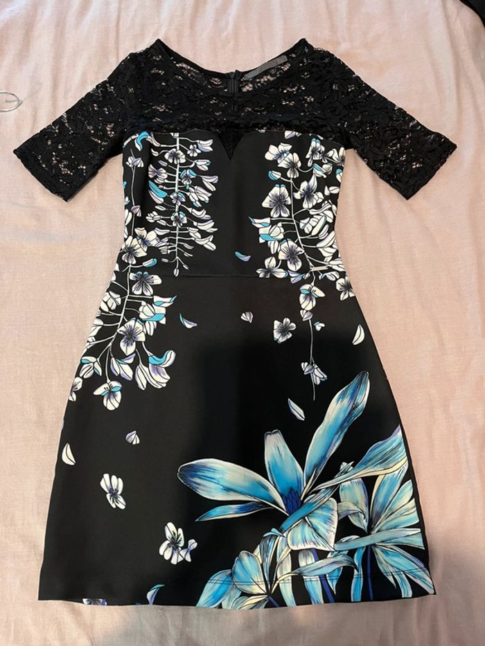 Robe Guess fleurie XS - photo numéro 3
