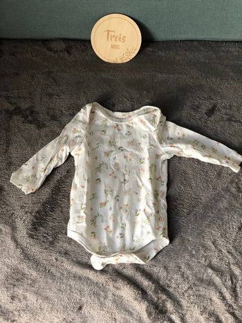 Body 3 mois tape à l’œil