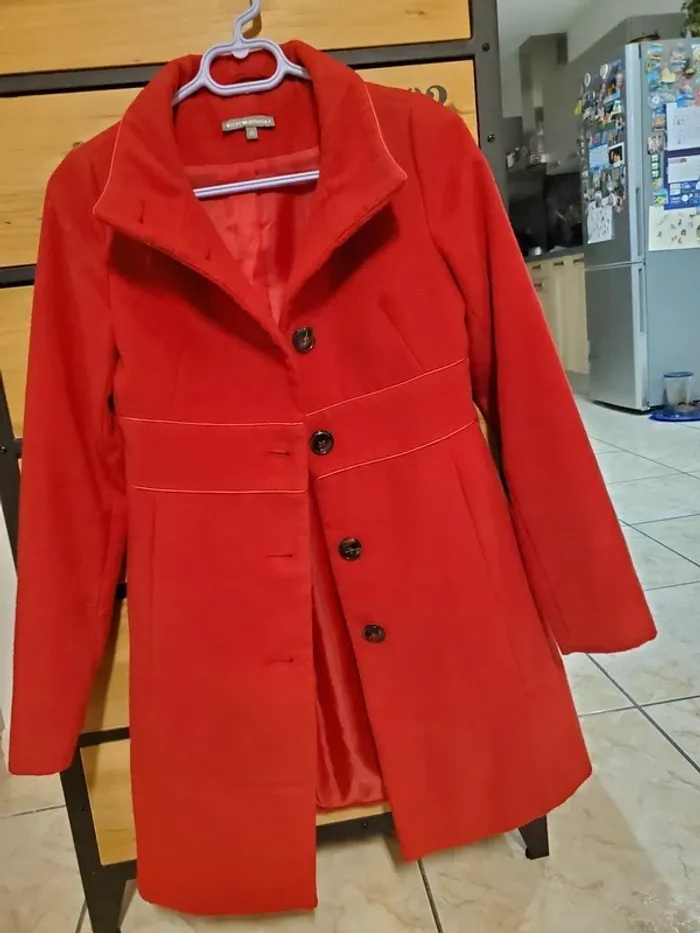Veste rouge taille 36 très bon état - photo numéro 3