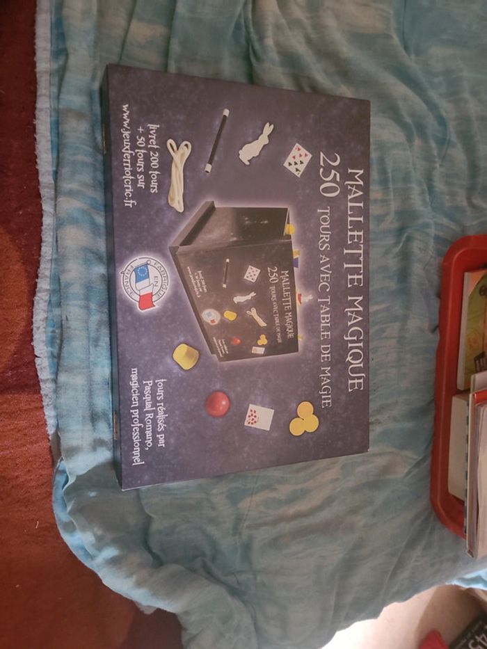 Ferriot Cric- Mallette Magique 250 Tours, 7 years to 18 years, 3090, Bleu