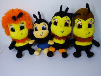 Lot de 4 peluches Unbeelievables ou Bees marque TCC Global