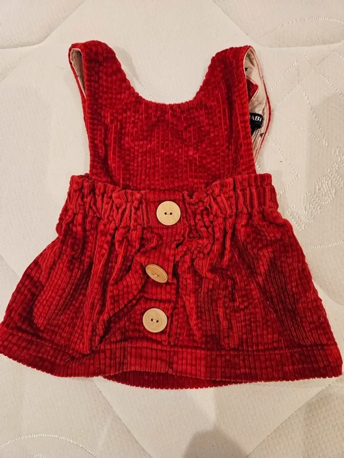 Robe rouge type velours
