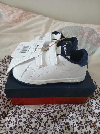 Basket enfant reebok taille 24 blanc scratch 24€