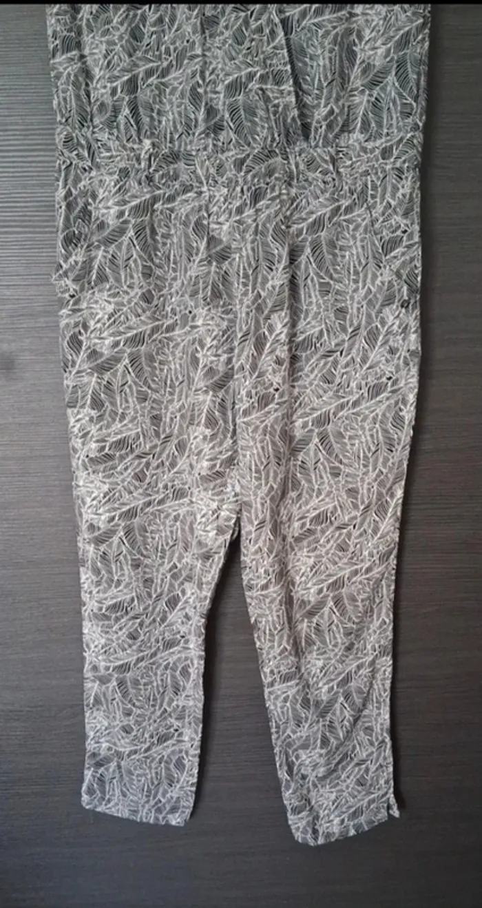 Superbe combinaison taille 42 - photo numéro 4