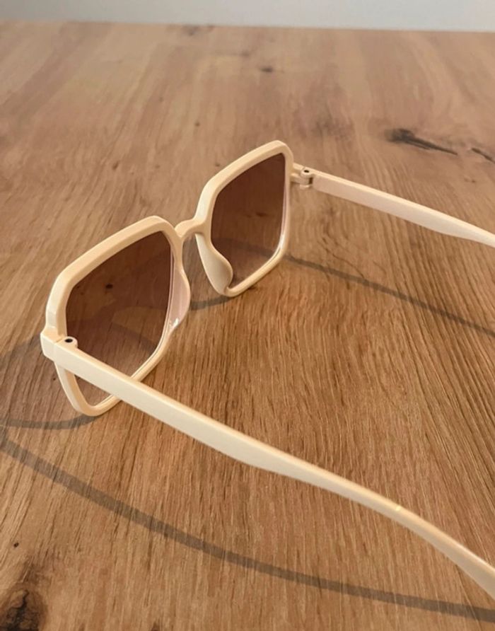 Lunettes de soleil femmes vintages neuves - photo numéro 4