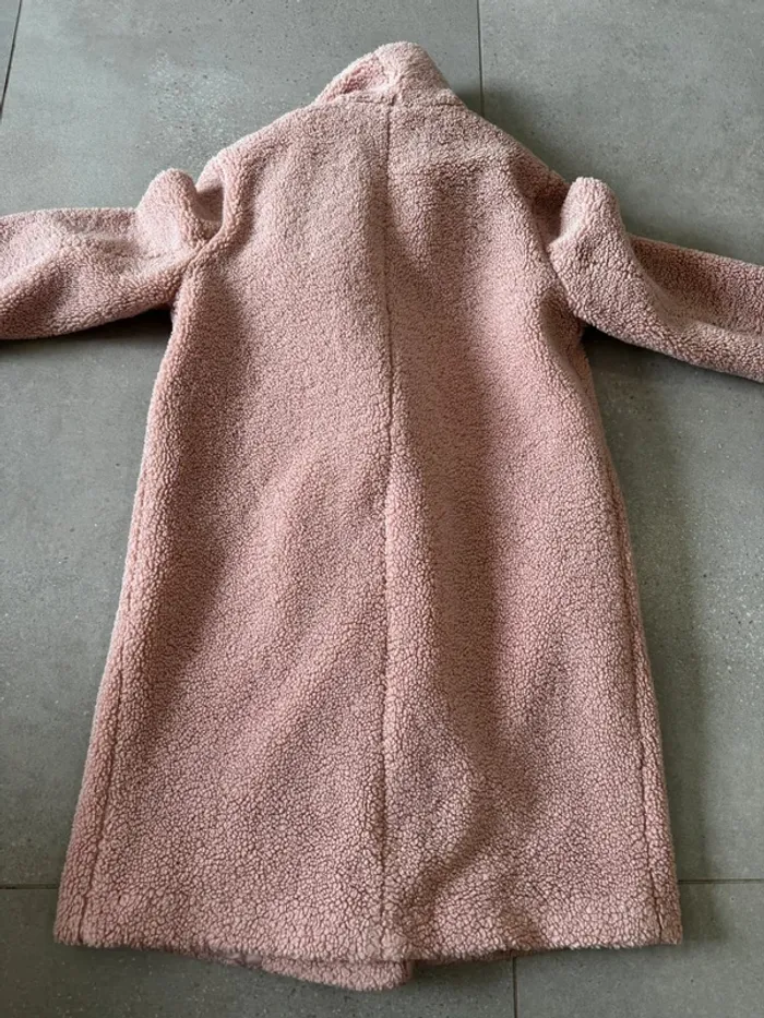Manteau rose Primark, taille 38, bon état mais un petit trou à l'intérieur - photo numéro 5