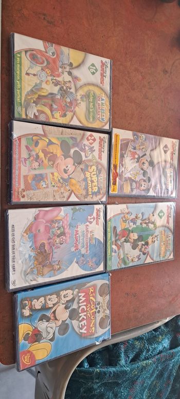 Lot dvds la maison de Mickey