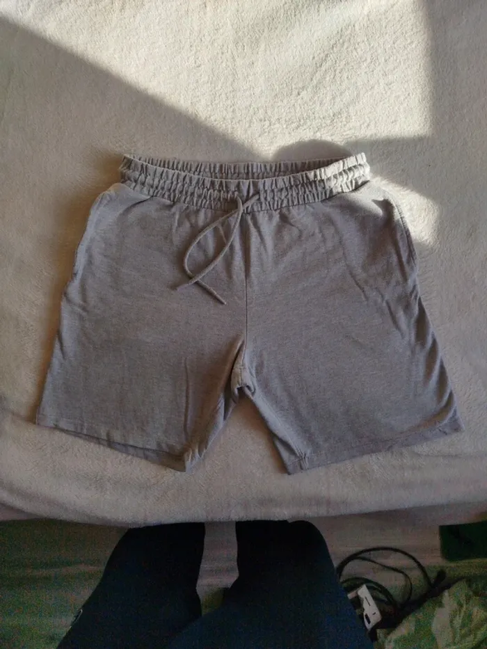 Bermuda gris clair taille M