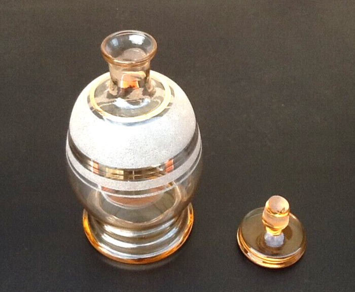 Années 1950 Carafe bobine à liqueur cerclée de dorure Verre givré / Verre rose - photo numéro 6