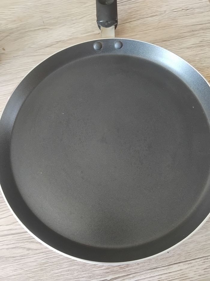 Poêle à crêpes. Neuf - photo numéro 2