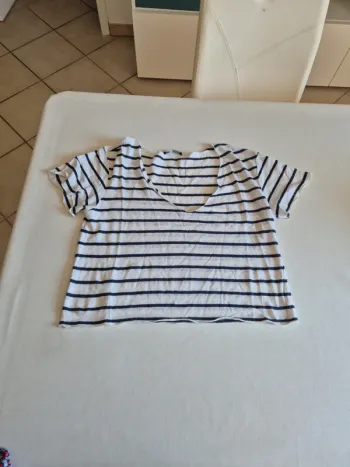 t-shirt court