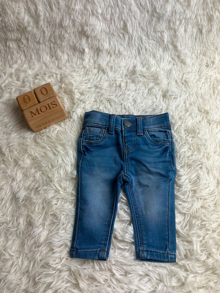 Jean primark taille 0-3 mois