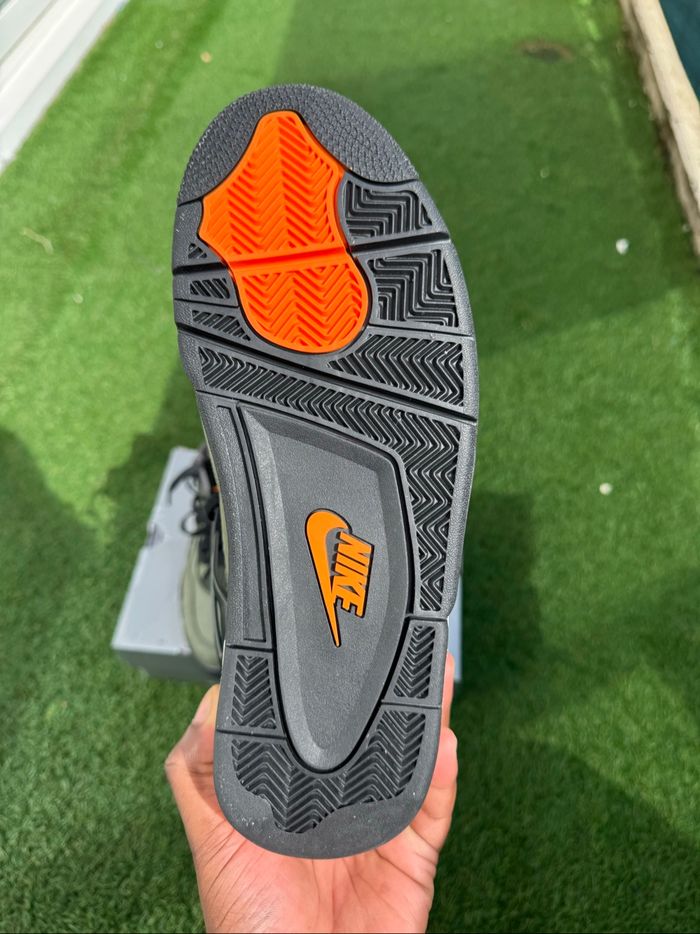 Air Jordan 4  Undefeated - photo numéro 6