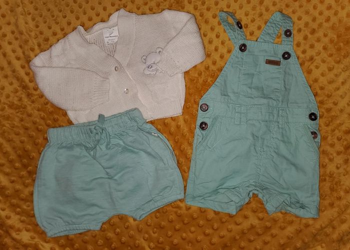 Ensemble salopette gilet et short taille 6 mois