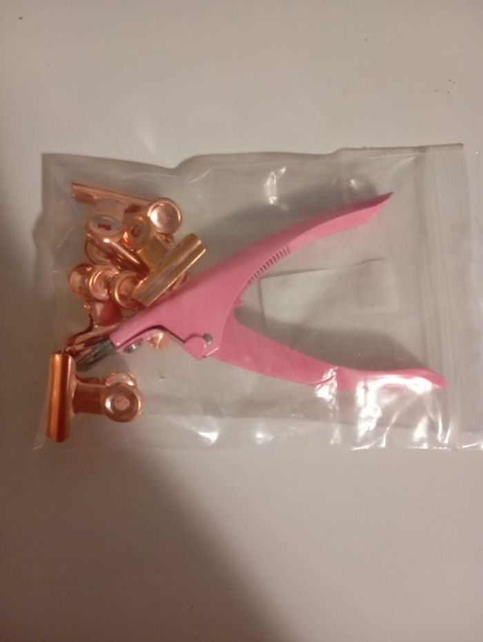 Coupe capsules + pinces à ongles