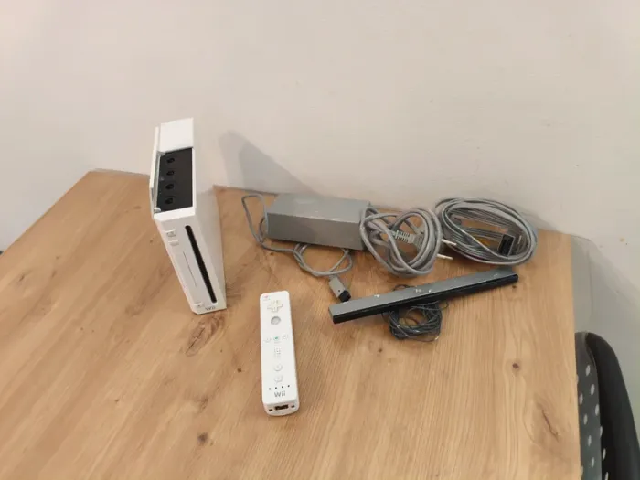 Console Nintendo Wii lire l'annonce - photo numéro 3