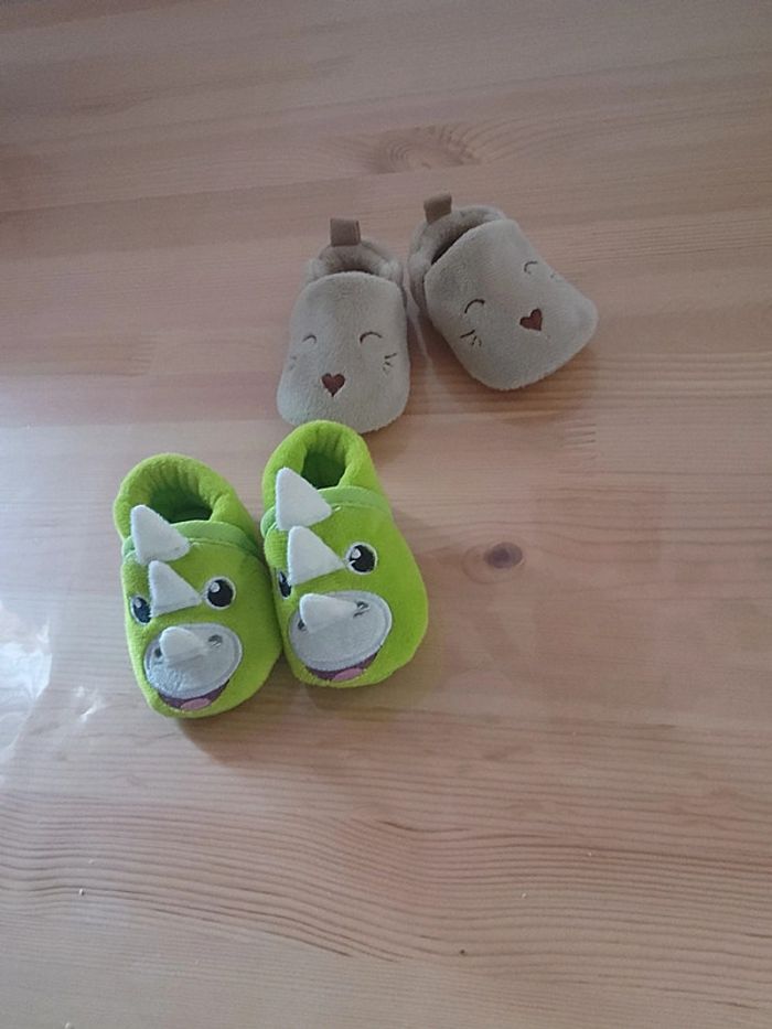 Lot chaussons 0/3 mois - photo numéro 2