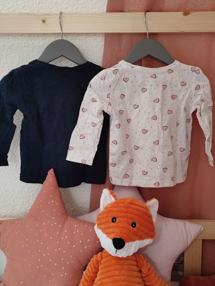 Lot de 2 tee-shirts manches longues - 86 cm - Très bon état - Primark - photo numéro 4