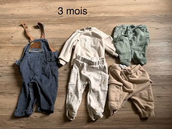 Lot vêtements, trois mois
