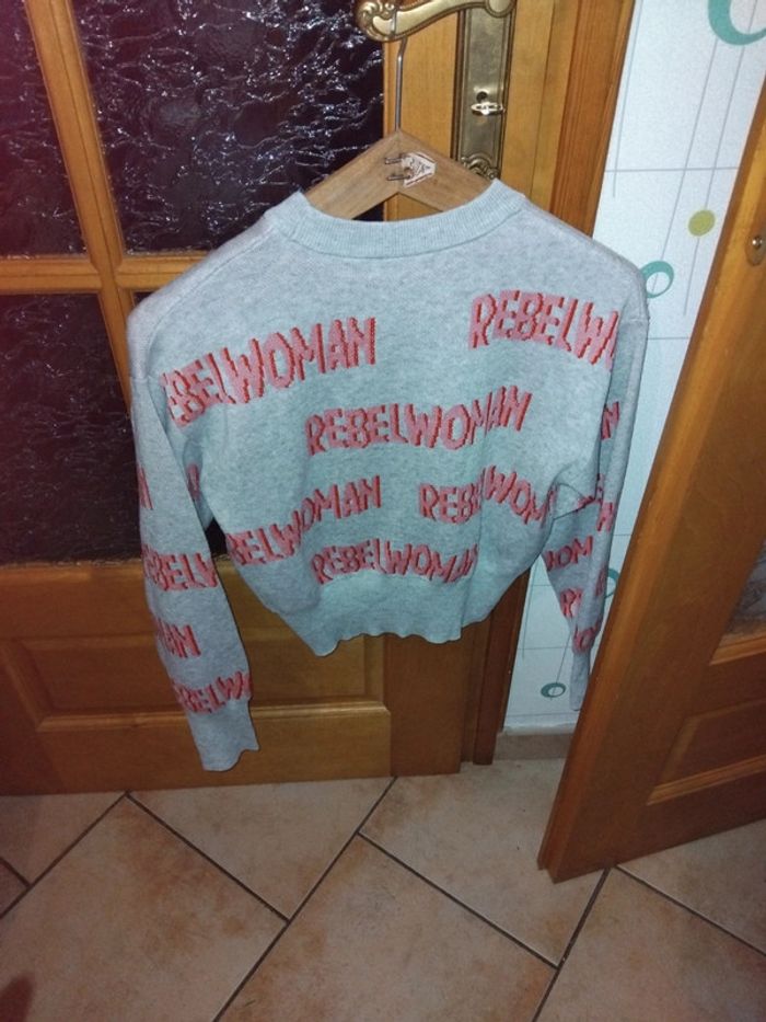 Pull inscription "rebelwoman" - photo numéro 3