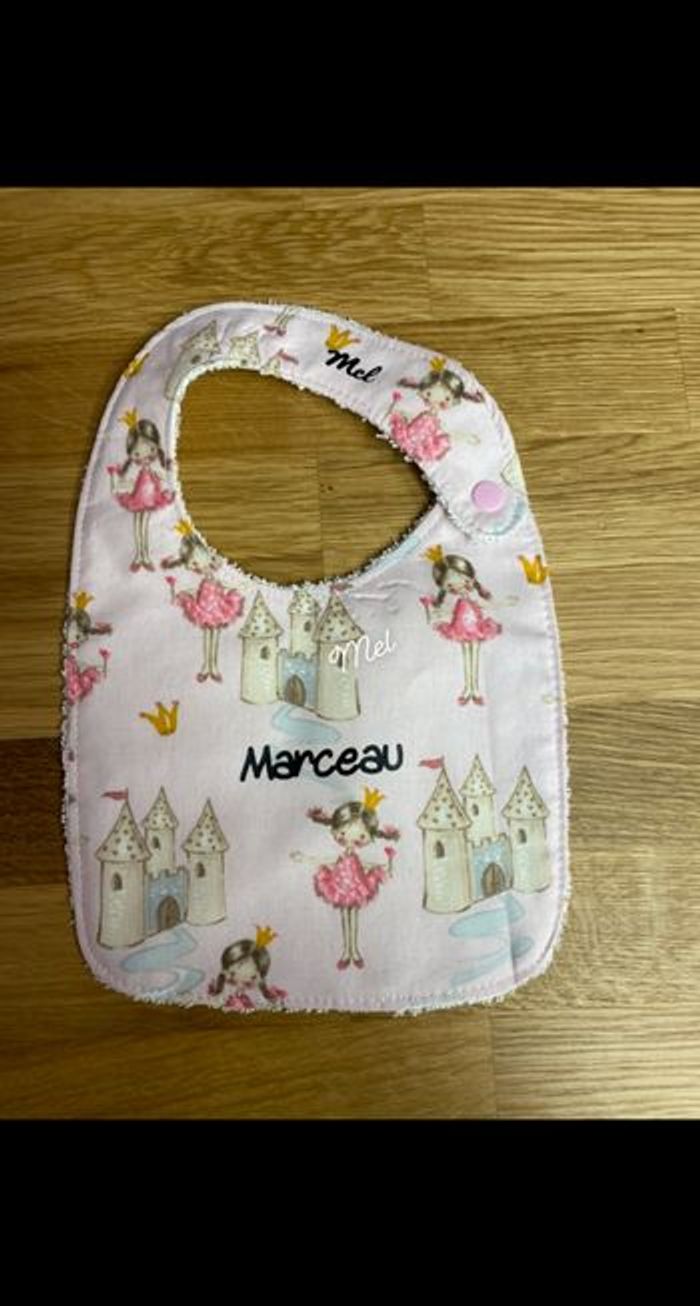 Bavoirs - photo numéro 7