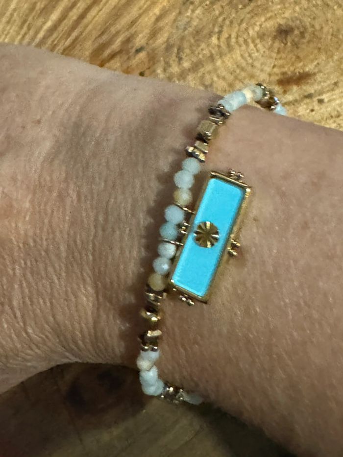 Bracelet perles naturelles boules grigri et finitions acier inoxydable or - photo numéro 3