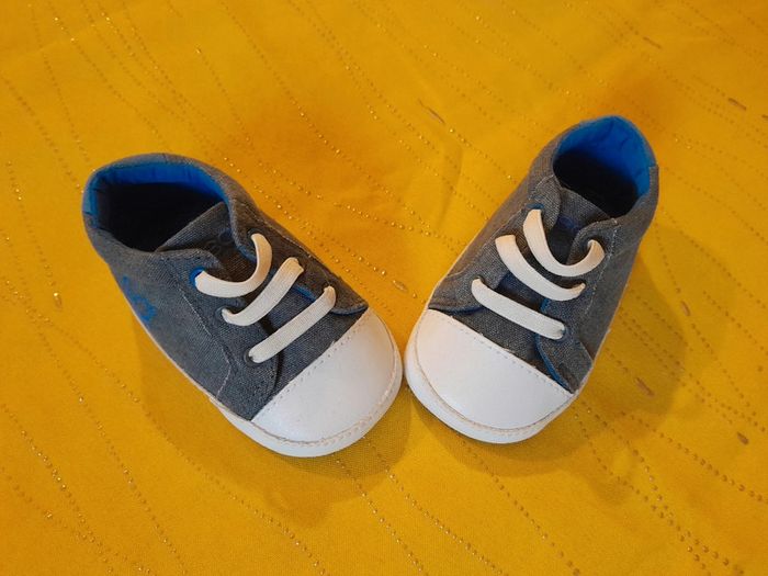 Paire de chaussons/chaussures souples bébé 6/ 12 mois - photo numéro 7