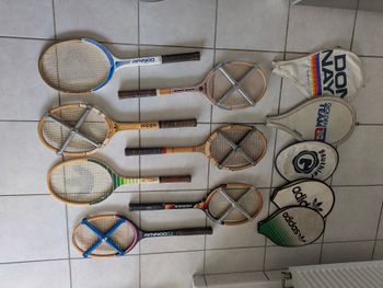 Vente en lot ou unité ancienne raquette de tennis en bois avec serre cadre Zéphyr et pochette de rangement