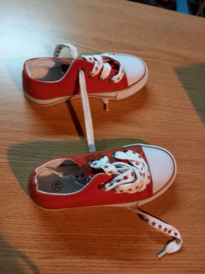 Baskets / Chaussures Enfants Taille 29 - photo numéro 2