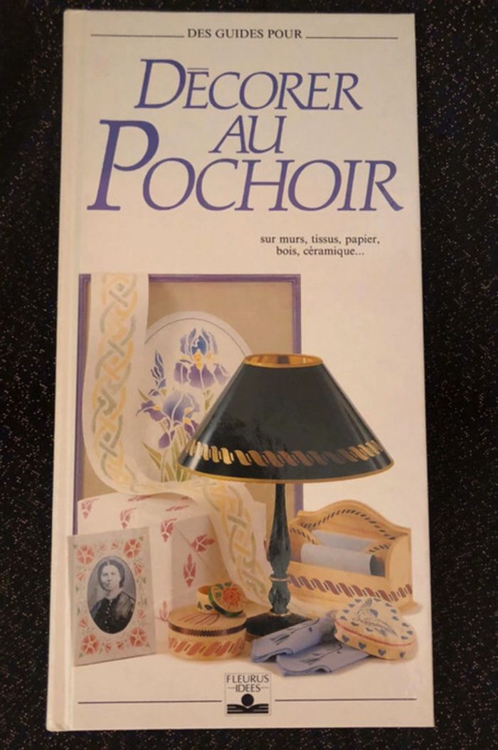 Livre décorer au pochoir - photo numéro 1