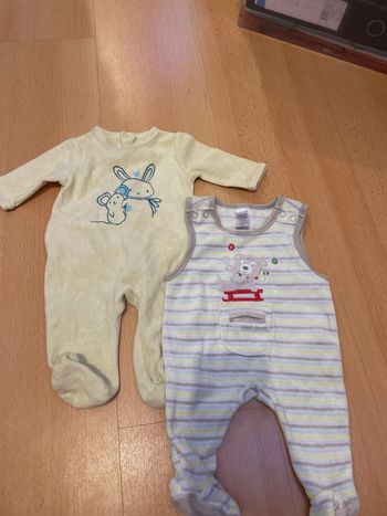 Lot pyjamas bébé