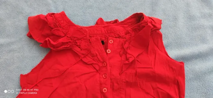 Superbe haut rouge taille 1 areline - photo numéro 2