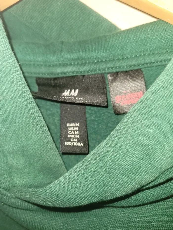 Pull à capuche stranger things taille M - photo numéro 4