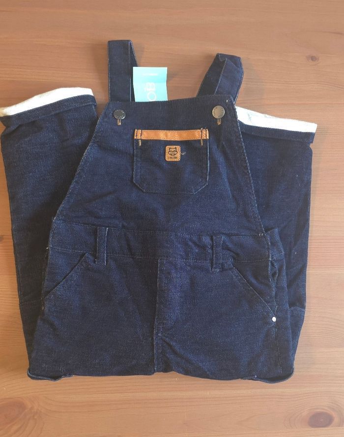 Neuve (non portée) 🏷🥰🤩💙 superbe salopette velours 23mois Garçon 💙🤩 - photo numéro 2
