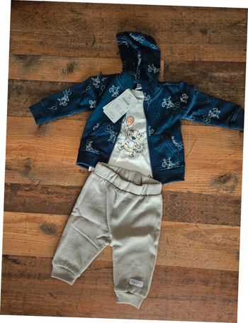 Ensemble t-shirt pantalon et veste 3mois Idéal cadeaux de naissance