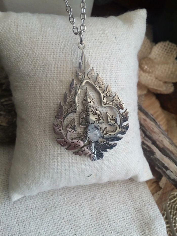 Collier sérénité bouddha et pierre de lune naturelle