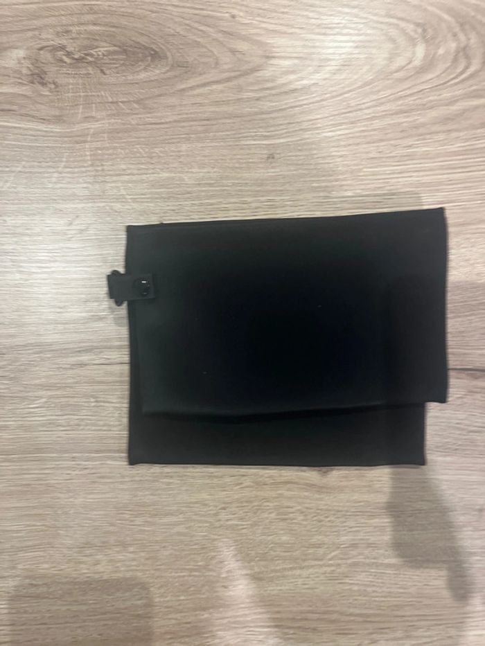 Double pochette détachable noire Yves saint Laurent neuve - photo numéro 3