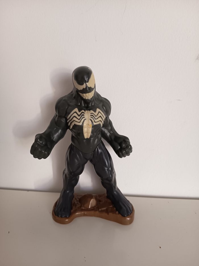 Figurine venom kinder