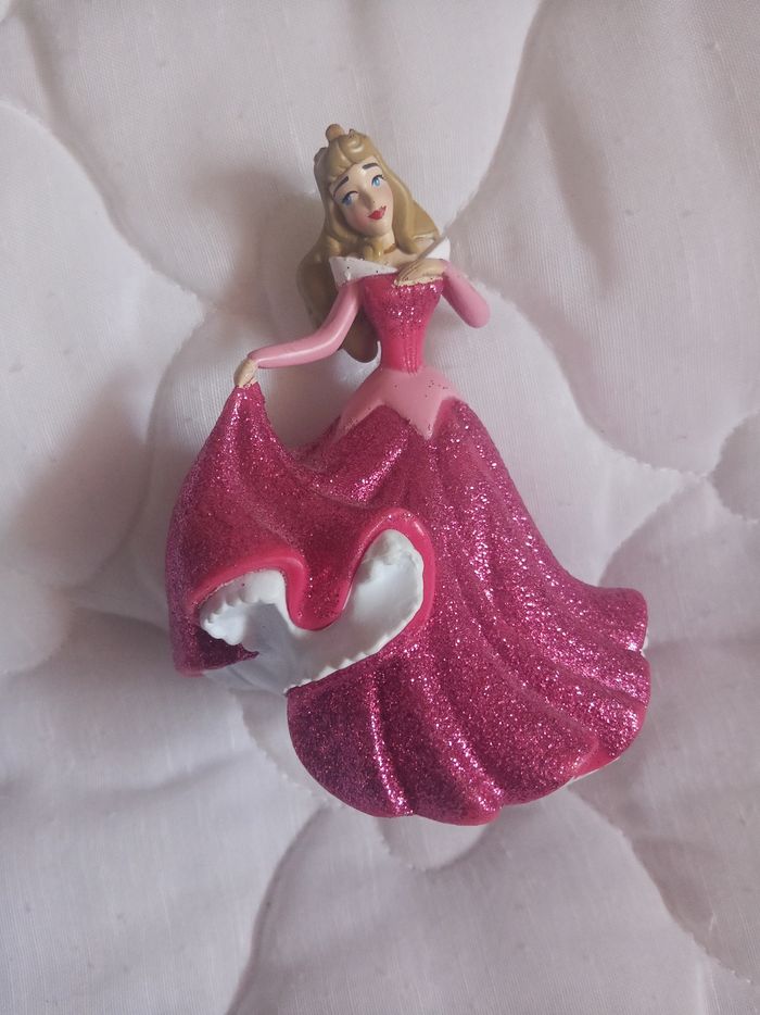 Figurine de aurore dans la belle au bois dormant Disneyland Paris
