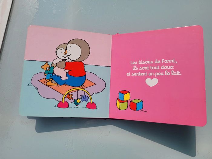 🩷 T'choupi aime les bisous 😘 petit livre couverture mousse - photo numéro 5
