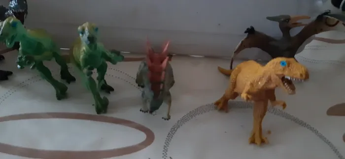 Lot dinosaures - photo numéro 3