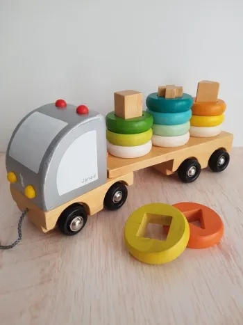Camion multi color en bois Janod