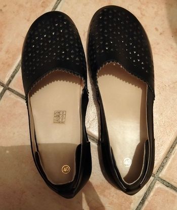 Chaussures à petit talon  ajouré noir 